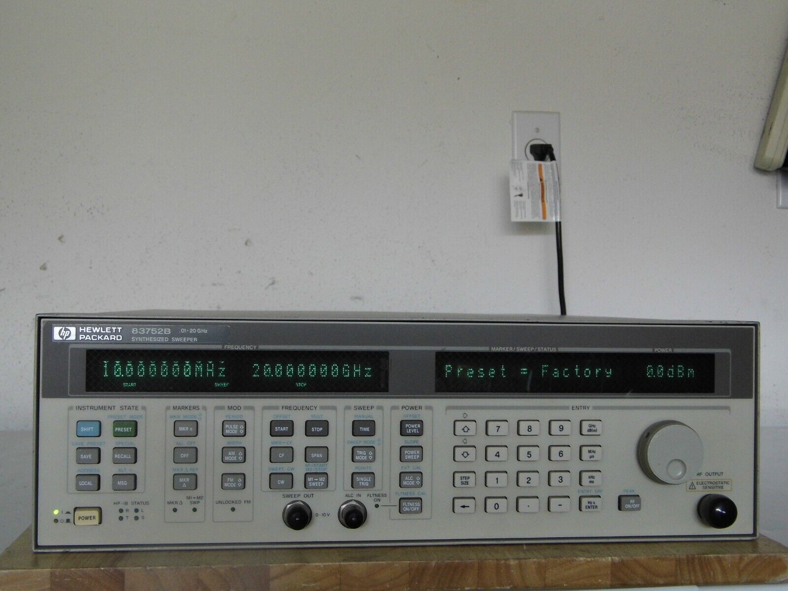 AGILENT HP 83752B 1E1 1E5, .01 - 20 GHz SYNTHESIZED SWEEPER w/ WARRANTY AGILENT HP 83752B 1E1 1E5, .01 - 20 GHz SYNTHESIZED SWEEPER w/ WARRANTY